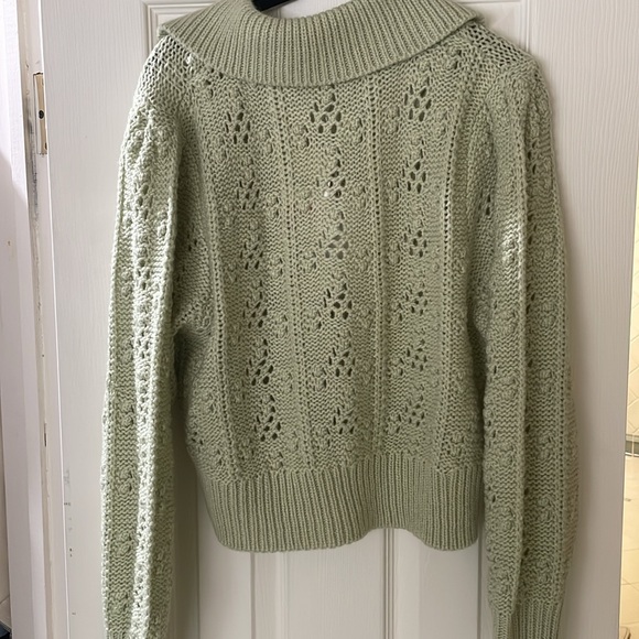 NWT WAYF Open Knit Green Women's Sweater in size medium - Picture 3 of 6